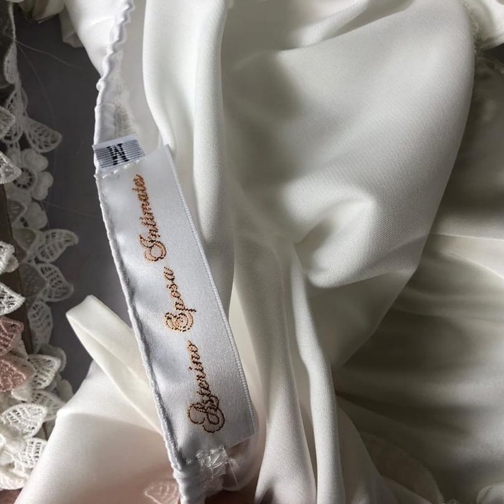 White Satin Robe - Picture 4 of 9